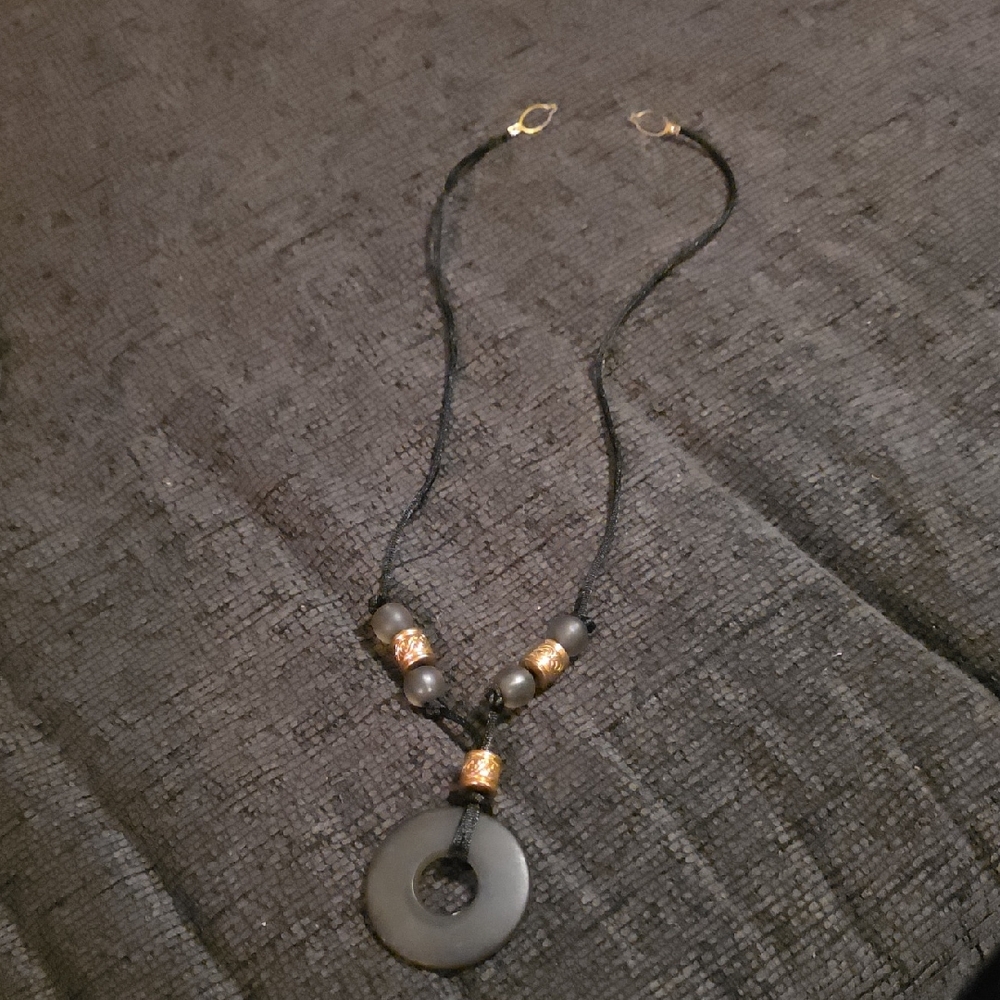 Chic Black and Gold Pendant Necklace